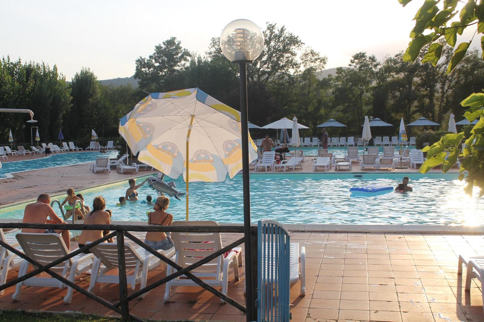 Camping Village La Chiocciola Capannole 外观 照片